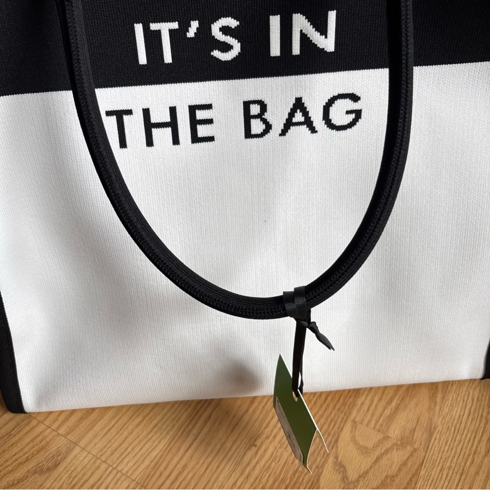 Minimalist Black and White Tote Bag with Sturdy Handles